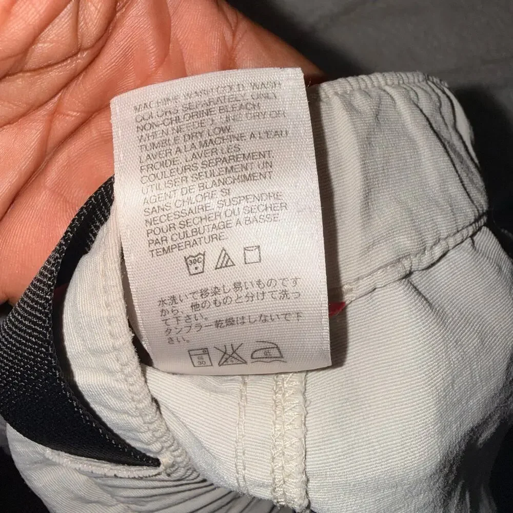 The North Face Beige Nylon Belted Cargo Shorts Outdoor Hiking Men's Size L